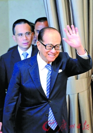 亚洲首富李嘉诚首谈分家产 公司股权归大儿李泽钜巨额现金赠小儿李泽楷