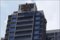 离婚协议约定登记在一方名下的房屋归其所有，无须另行办理产权过户手续即享有房屋所有权