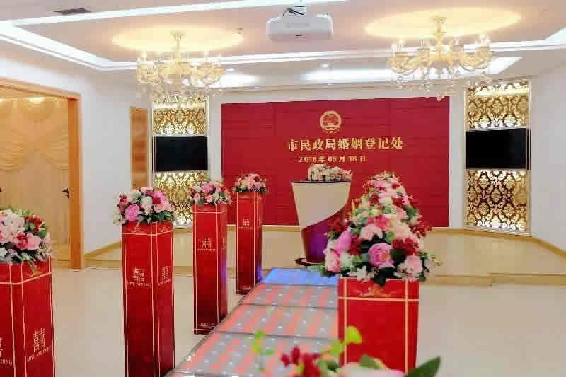 以自行纠正方式确认离婚登记行为无效的，对于该自行纠正的行政行为法院不予支持