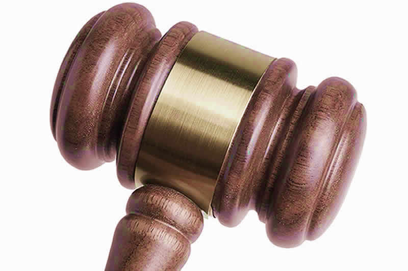 从同居补偿到不当得利：法院再审改判背后的程序红线